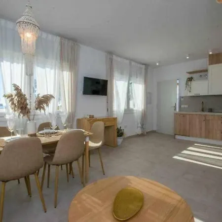 Holiday home Marinero 1 *