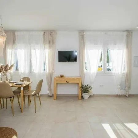 Holiday home Marinero 1 *